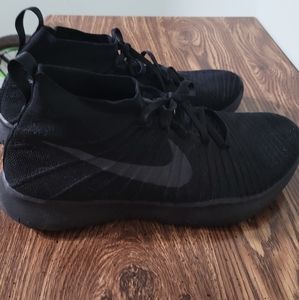 Men's Nike Black Training Shoes Size 10.5